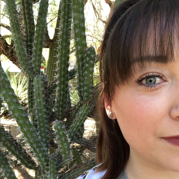 Meet your Posher, Erica - Picture 1 of 1